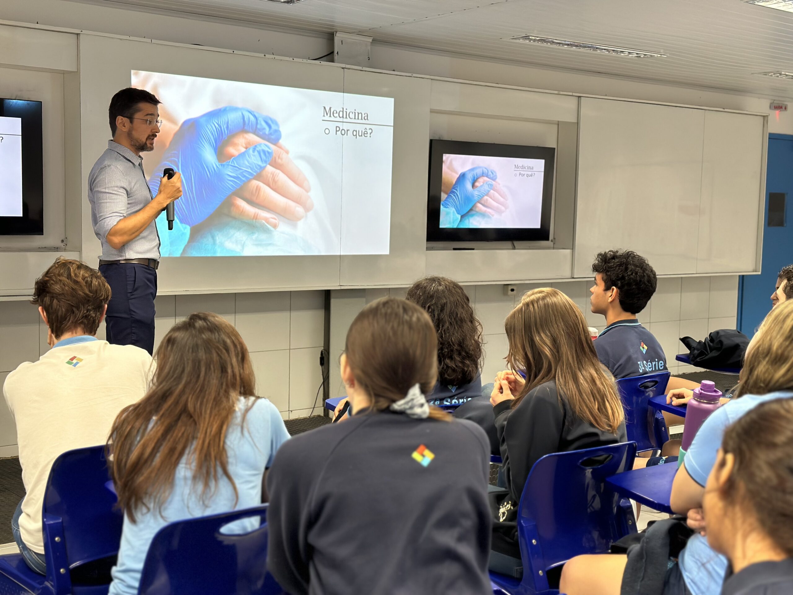 Foto 12-06-2023 20 00 44